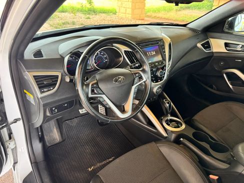Used 2016 Hyundai Veloster w/ Option Group 02 FWD image 10