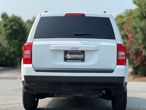 Used 2015 Jeep Patriot Sport w/ Power Value Group FWD image 6