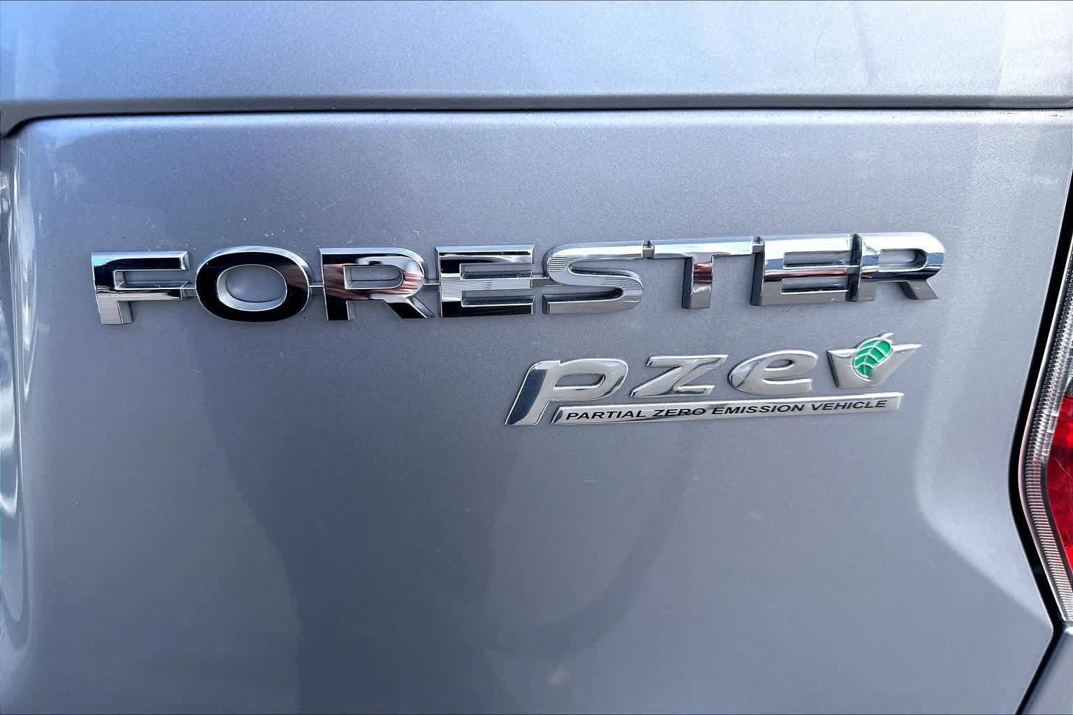 Used 2014 Subaru Forester 2.5i Premium AWD/4WD image 10