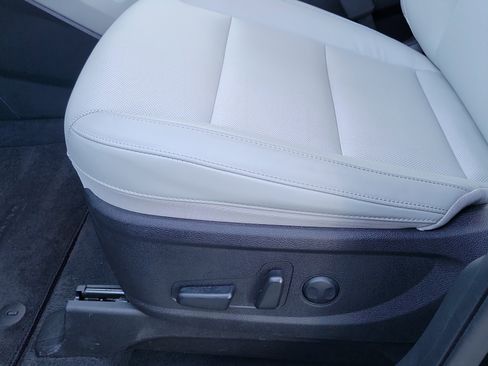 Used 2023 Kia Telluride S image 16