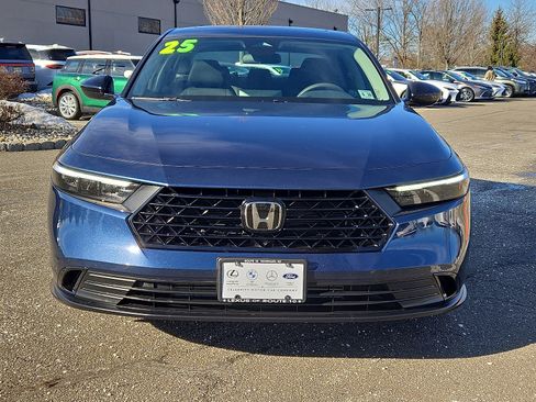 Used 2025 Honda Accord SE image 2