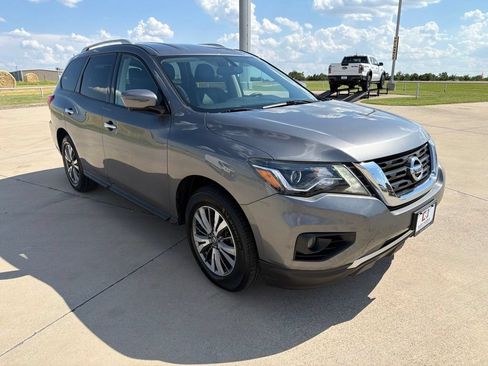 Used 2019 Nissan Pathfinder SL AWD/4WD image 7