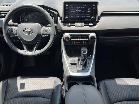 Used 2019 Toyota RAV4 Limited w/ Cold Weather Package FWD image 11