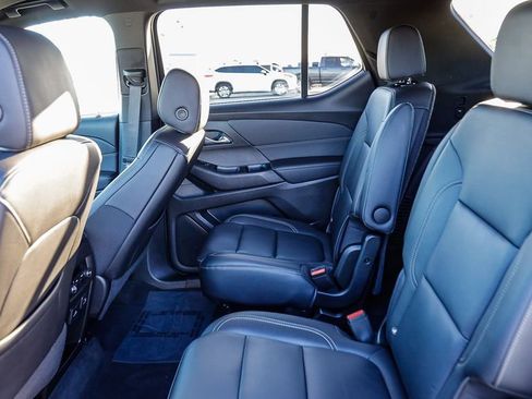Used 2023 Chevrolet Traverse LT w/ LT Premium Package image 22