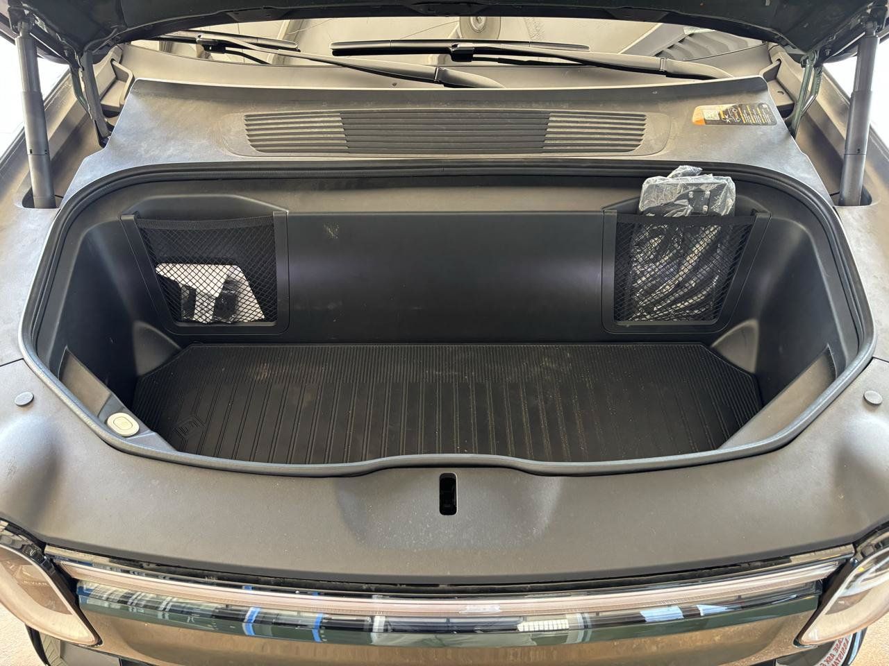 Used 2025 Rivian R1S Adventure Dual AWD/4WD image 29
