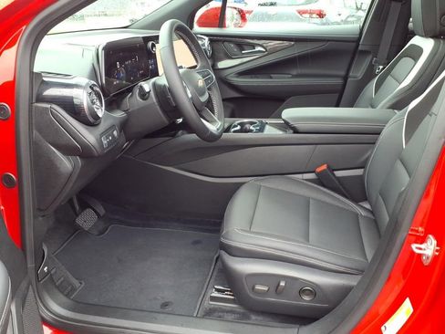 Used 2024 Chevrolet Blazer EV LT AWD/4WD image 9