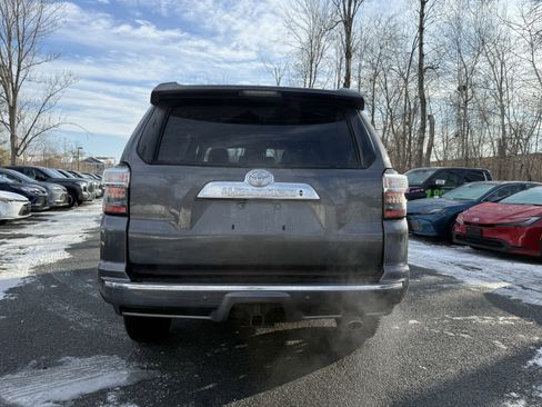 Used 2020 Toyota 4Runner Limited image 10