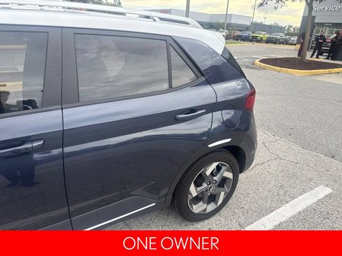 Used 2020 Hyundai Venue FWD image 5