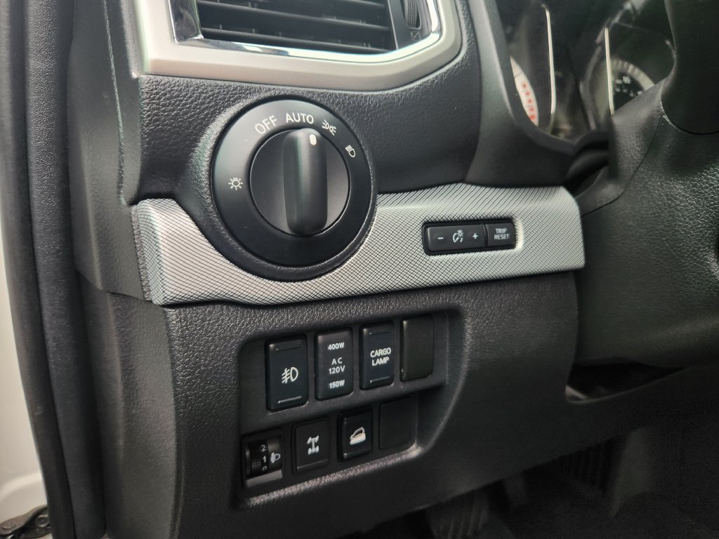 Used 2018 Nissan Titan PRO-4X w/ Pro-4x Convenience Package AWD/4WD image 23