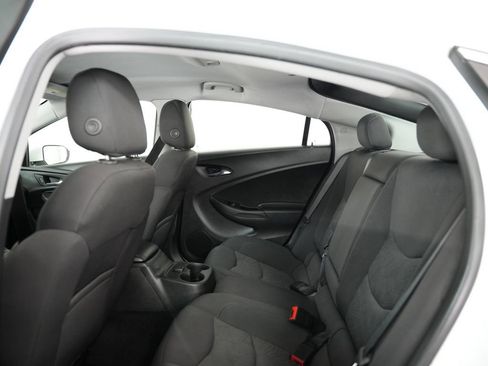 Used 2018 Chevrolet Volt LT FWD image 36