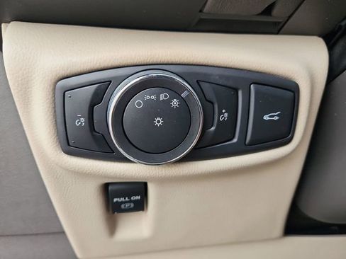 Used 2017 Lincoln MKX Select w/ Select Plus Package FWD image 18