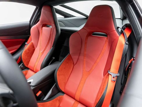 New 2026 McLaren 750S RWD image 11