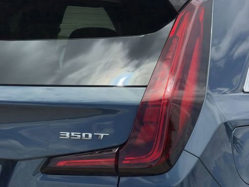 Used 2024 Cadillac XT4 Premium Luxury FWD image 10