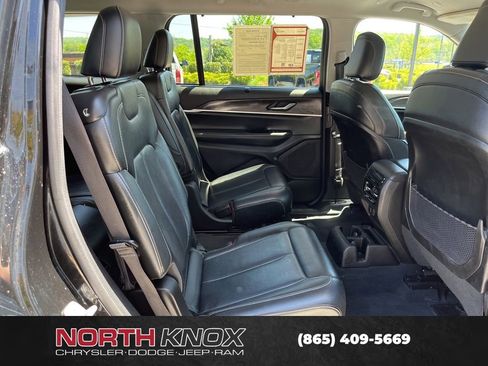 Used 2023 Jeep Grand Cherokee L Limited w/ Luxury Tech Group II AWD/4WD image 22