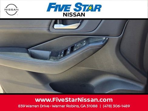 Used 2023 Nissan Rogue SV w/ SV Premium B Package FWD image 27