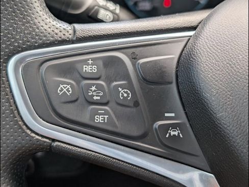 Used 2022 Chevrolet Equinox LS AWD/4WD image 17