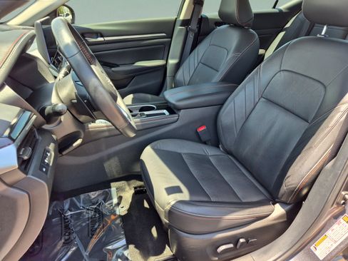 Certified 2024 Nissan Altima 2.5 SR w/ SR Premium Package FWD image 20