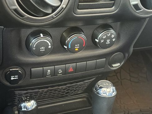 Used 2016 Jeep Wrangler Sport AWD/4WD image 19