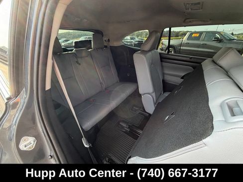 Used 2020 Toyota Highlander XLE AWD/4WD image 16