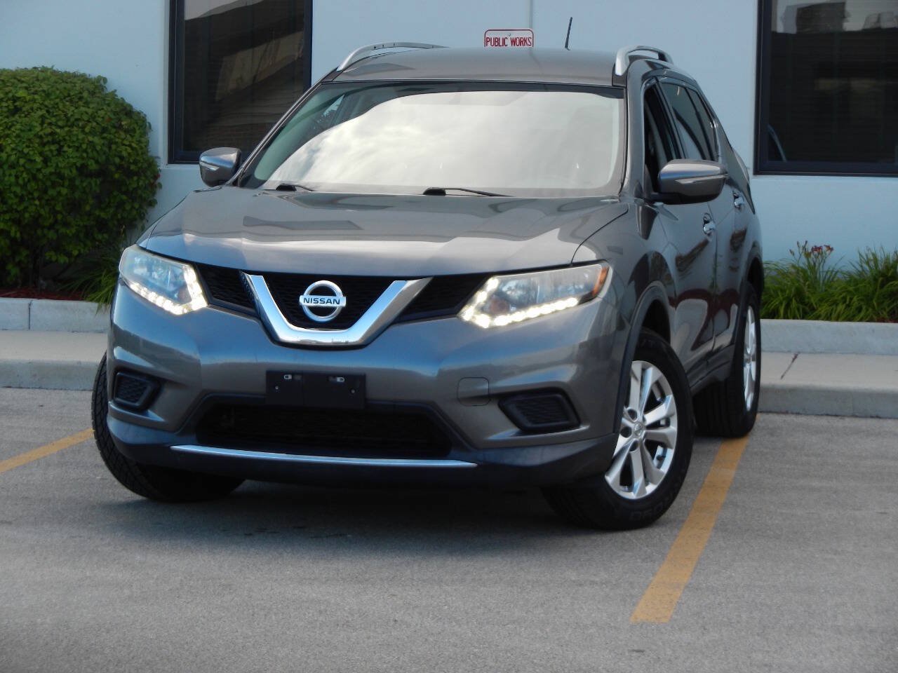 Used 2015 Nissan Rogue SV AWD/4WD image 3