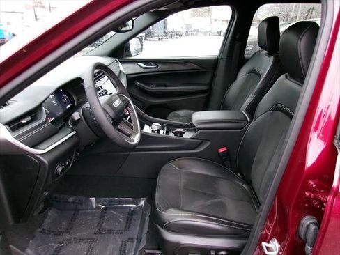 Certified 2024 Jeep Grand Cherokee Altitude image 8