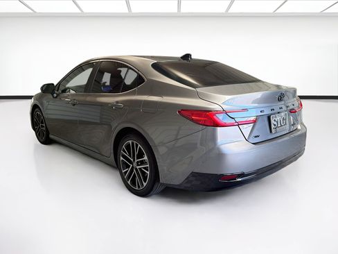Used 2025 Toyota Camry XLE FWD image 6