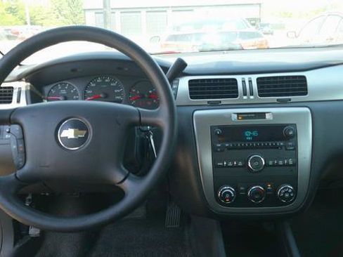Used 2013 Chevrolet Impala Police FWD image 10