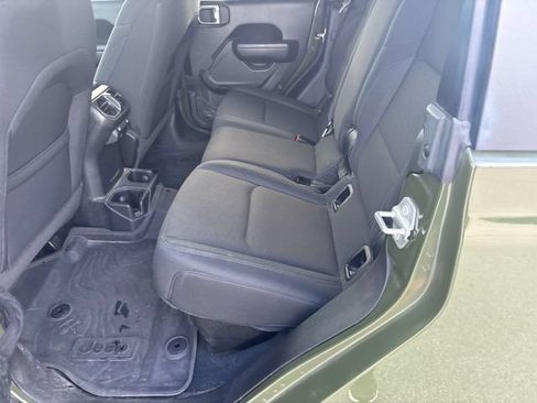 Used 2022 Jeep Gladiator Sport AWD/4WD image 6