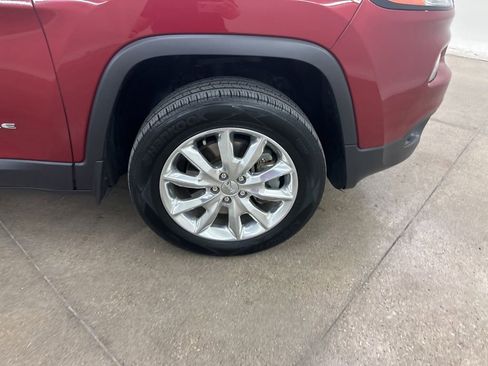Used 2015 Jeep Cherokee Limited w/ Luxury Group image 16