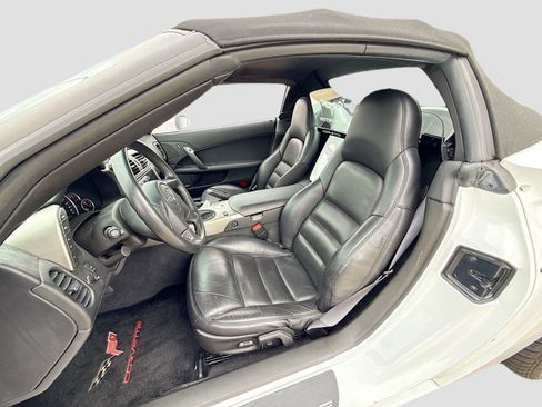 Used 2005 Chevrolet Corvette Convertible w/ Preferred Equipment Group RWD image 11