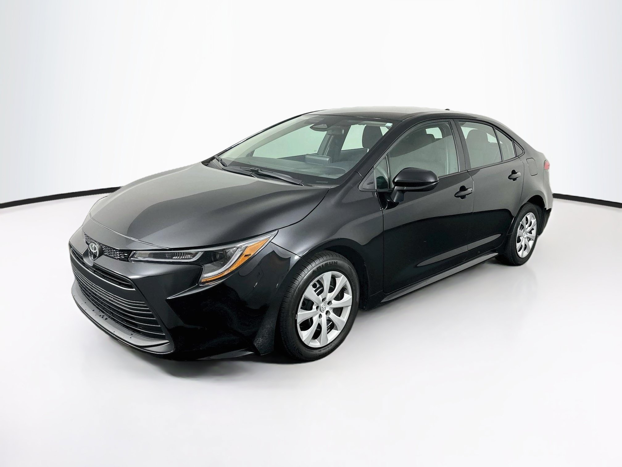 Used 2025 Toyota Corolla LE FWD image 3