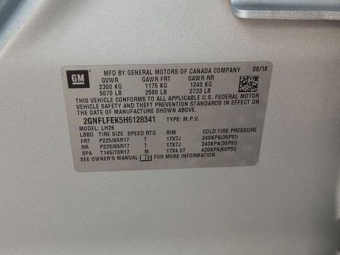 Used 2017 Chevrolet Equinox LT w/ Convenience Package image 30