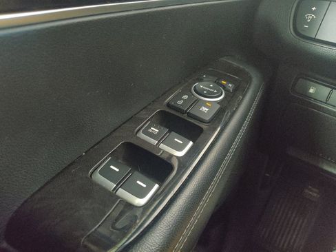 Used 2018 Kia Sorento FWD image 27