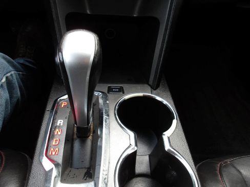 Used 2011 GMC Terrain SLT image 16