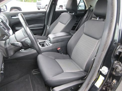 Used 2020 Chrysler 300 Touring w/ Sport Appearance Package RWD image 15