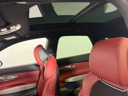 Used 2023 Genesis GV70 2.5T Sport Prestige w/ Sport Prestige Package image 27