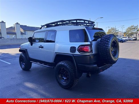 Used 2008 Toyota FJ Cruiser 4WD image 4