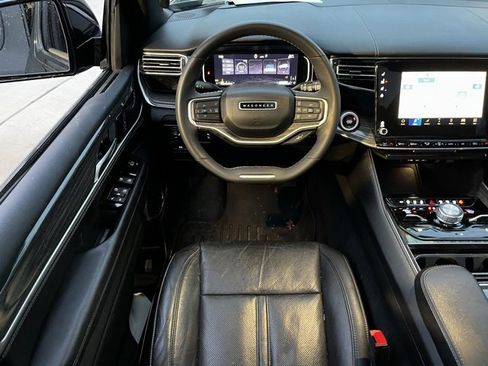 Used 2022 Jeep Wagoneer Series III w/ Premium Group I image 12