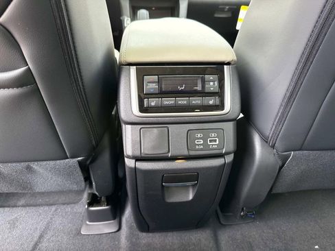 New 2026 Subaru Ascent Limited image 19