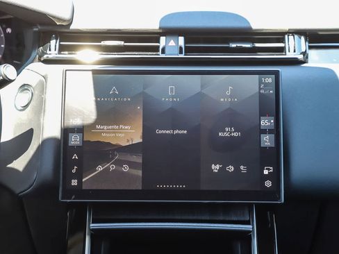 New 2026 Land Rover Range Rover Velar S AWD/4WD image 14