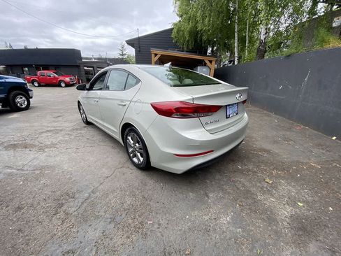 Used 2018 Hyundai Elantra Value Edition FWD image 4