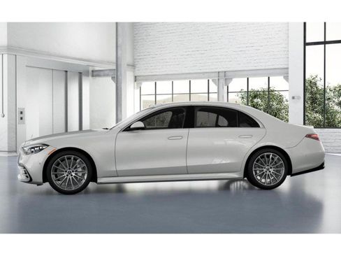 Certified 2022 Mercedes-Benz S 500 4MATIC w/ AMG Line Package image 46