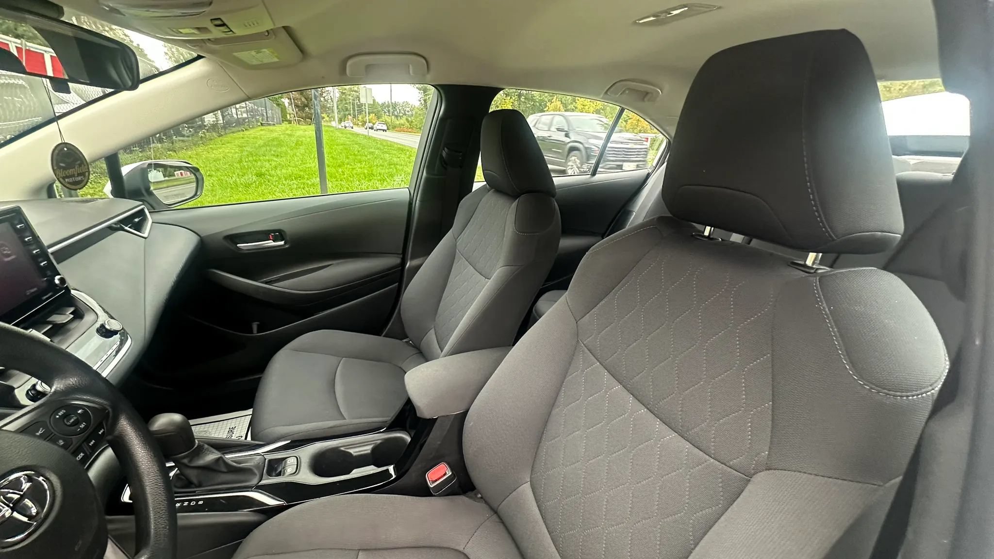 Used 2021 Toyota Corolla LE FWD image 24