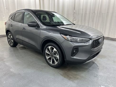 Used 2025 Ford Escape Platinum image 1