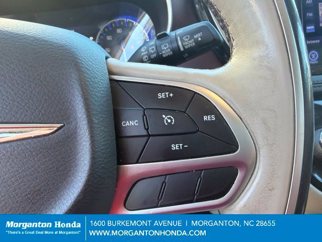 Used 2017 Chrysler Pacifica Limited FWD image 11