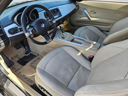 Used 2006 BMW Z4 3.0si image 10