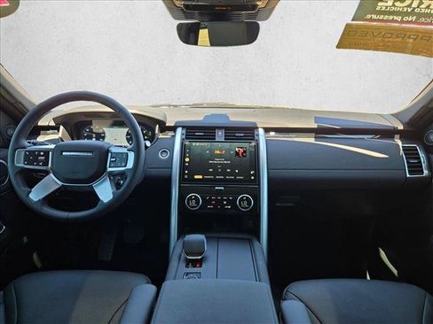 Used 2026 Land Rover Discovery S AWD/4WD image 19