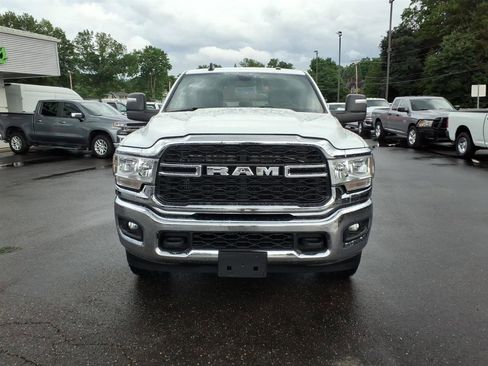 Used 2024 RAM 2500 Tradesman w/ Chrome Appearance Group AWD/4WD image 2
