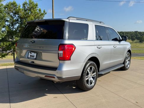 Used 2023 Ford Expedition XLT RWD image 6