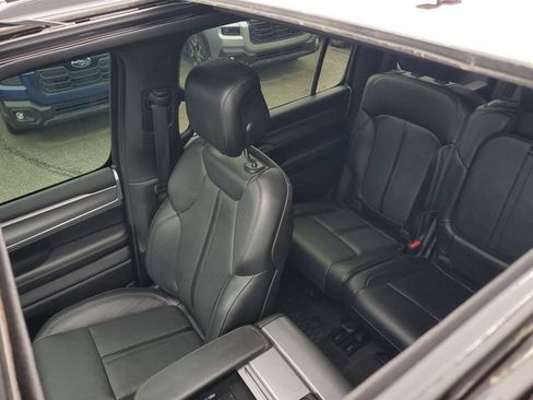 Certified 2024 Jeep Wagoneer Series II AWD/4WD image 37